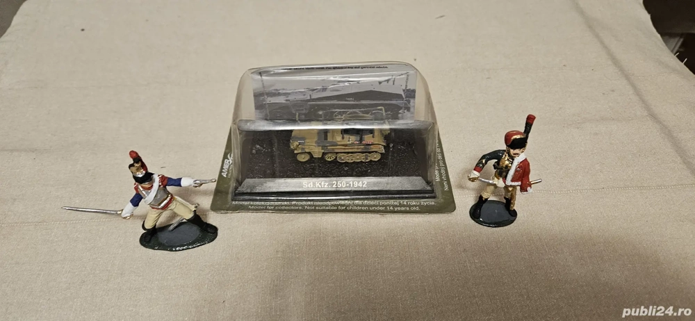 Macheta Sdkfz 250 plus doi soldati napoleonieni plumb