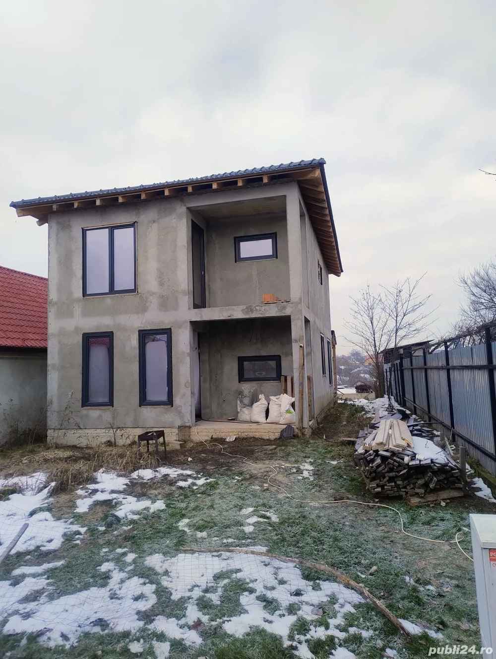 Proprietar vand casa la gri in Giarmata parter + etaj si anexa + teren 924 mp
