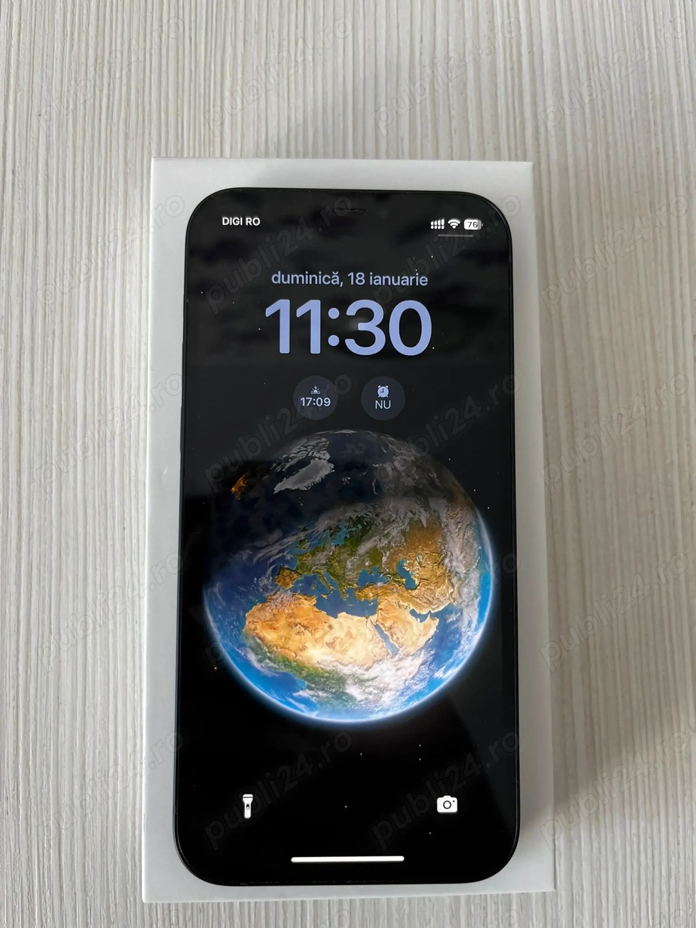 Vând iphone 12 negru
