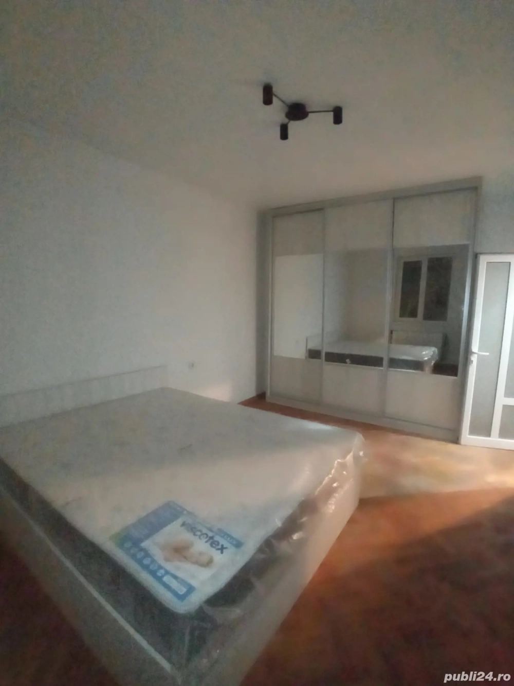 2 camere ,Centru (caminul studentesc) ,renovat 2025