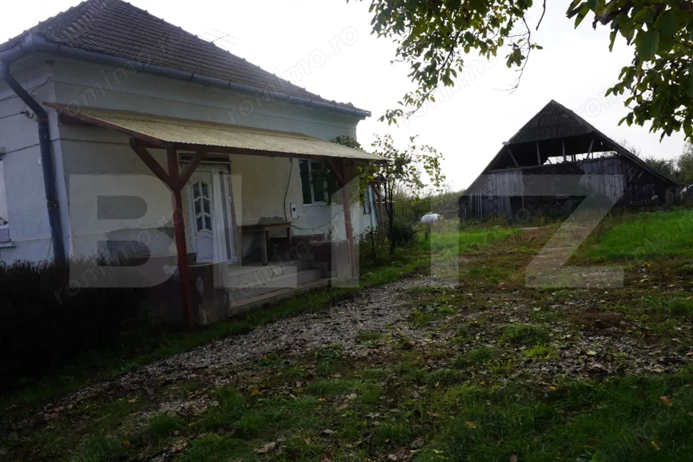 Casă 140 mp, cu teren 3.800 mp, Tătărăști