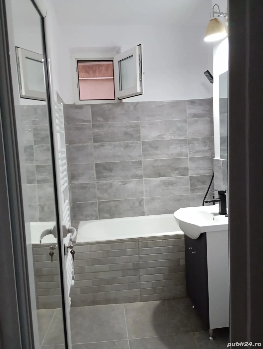 Închiriez apartament 2 camere decomandat M20 