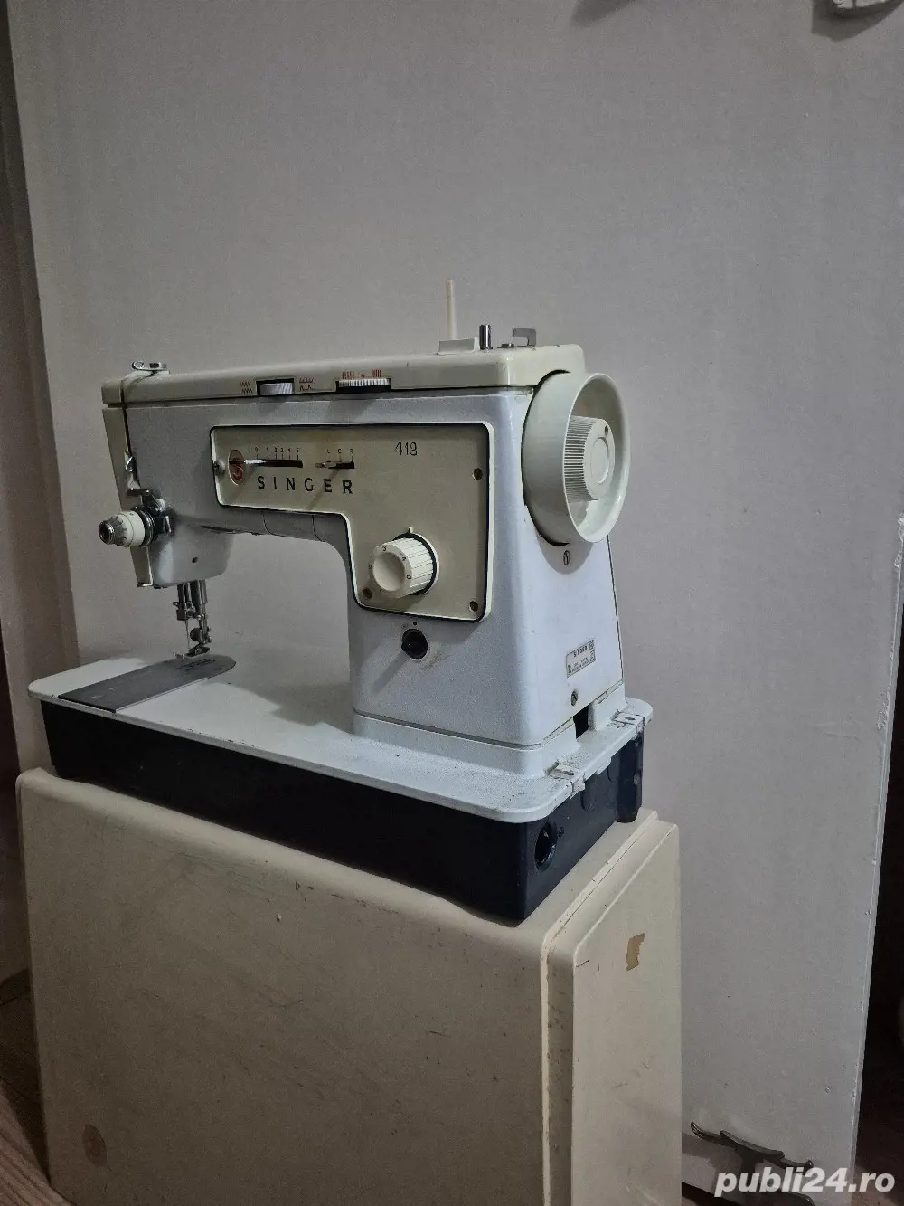 Mașina de cusut  electrica 