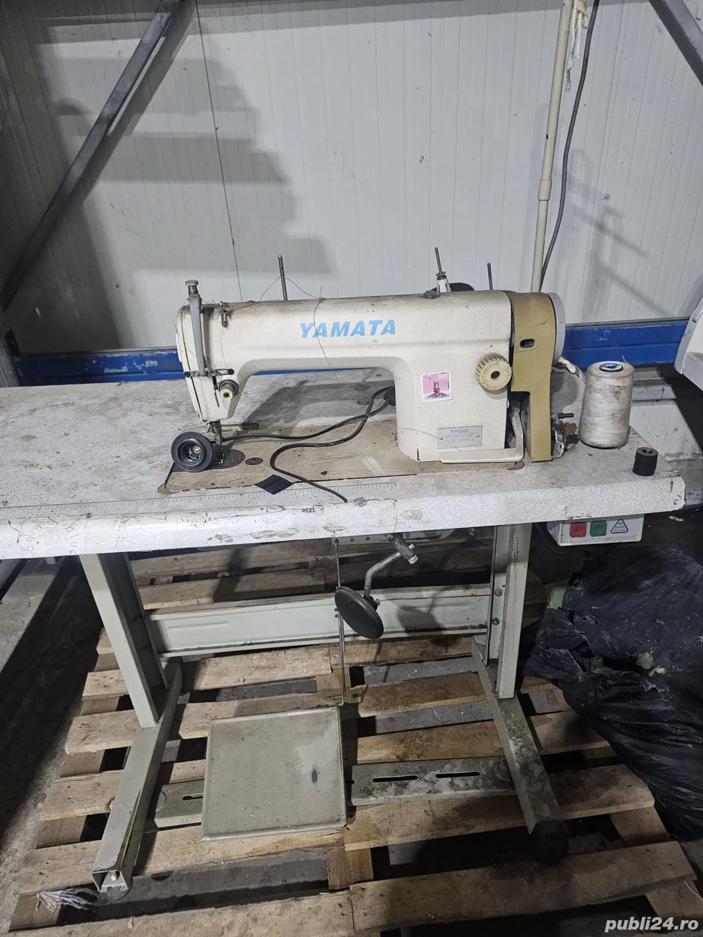 Yamata - masina de cusut liniara functionala. 