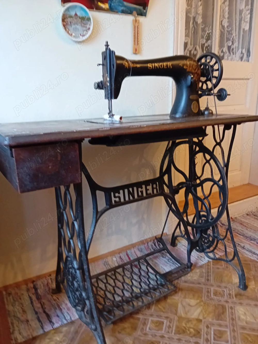 Masina de cusut Singer