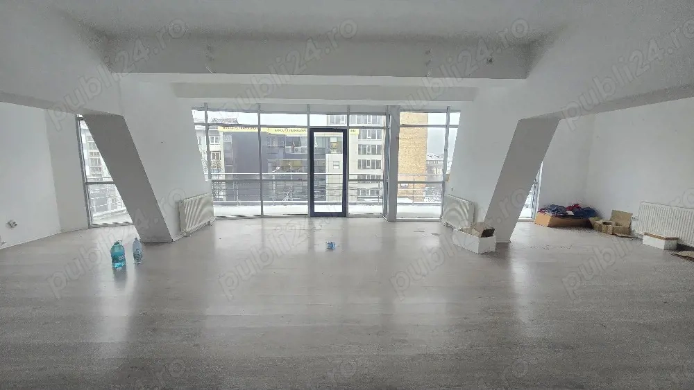 Clădire Comercială Piatra-Neamt 