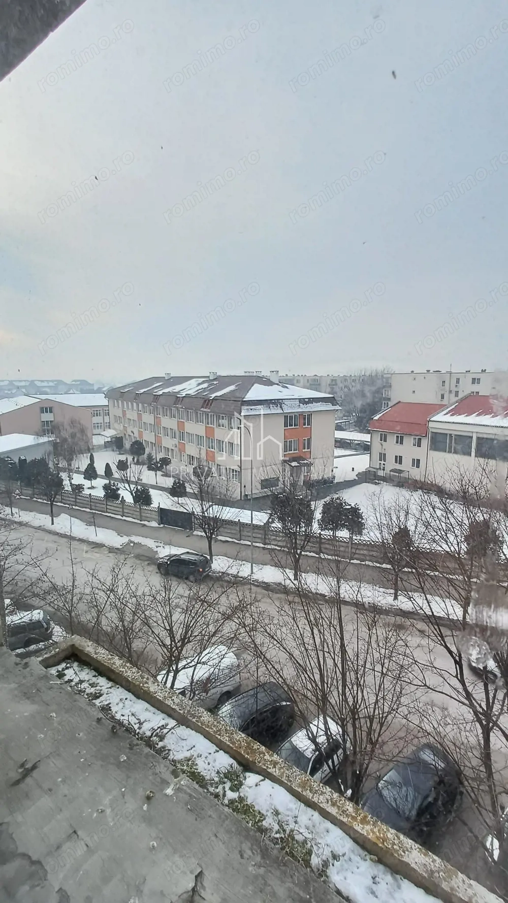 Apartament 3 camere, hol patrat, 2 balcoane,etaj intermediar, Unirii