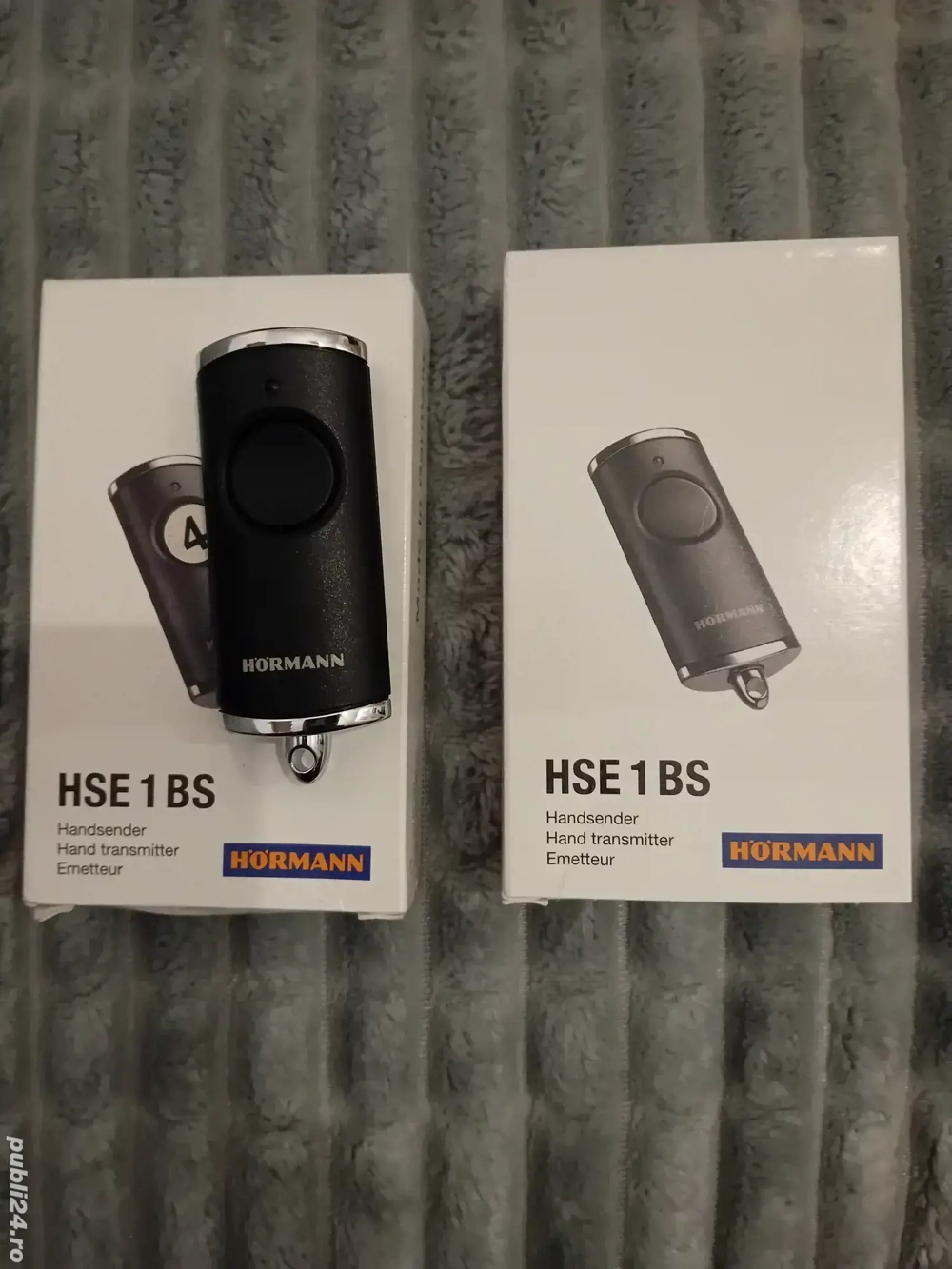 Vand două telecomande