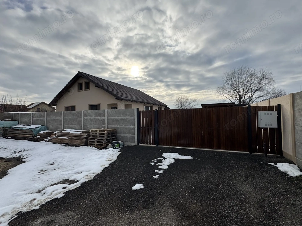 Casa Individuala Parter,Sanmihaiu Roman,3 Camere,Toate Utilitatile