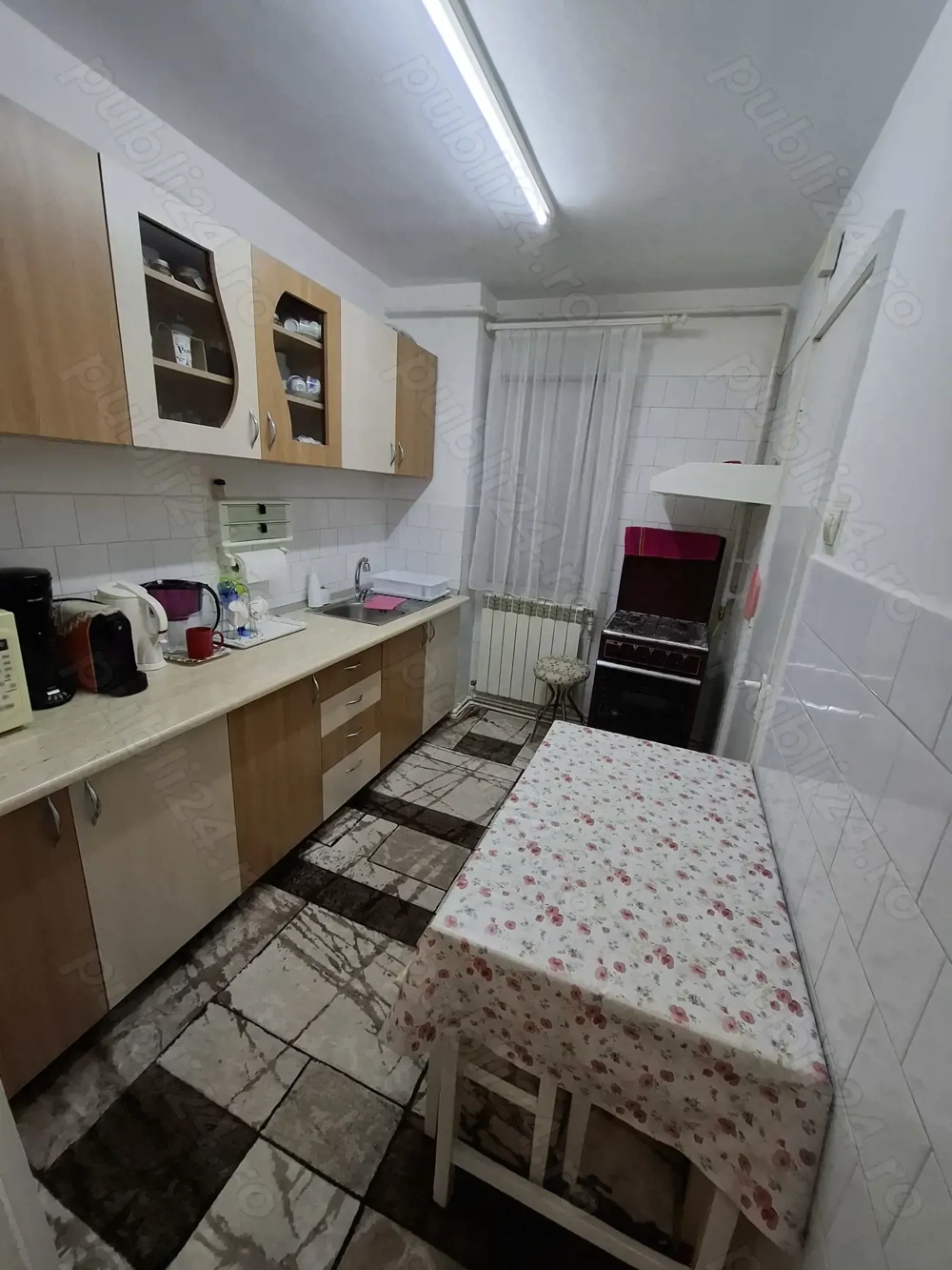 Vând Apt.2cam.conf.1semidecomandat Bloc de 4etaje 