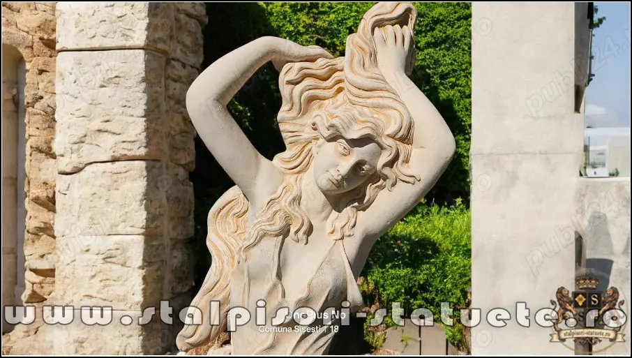 Statuetă Venus cu părul lung, galben patinat, model S71.