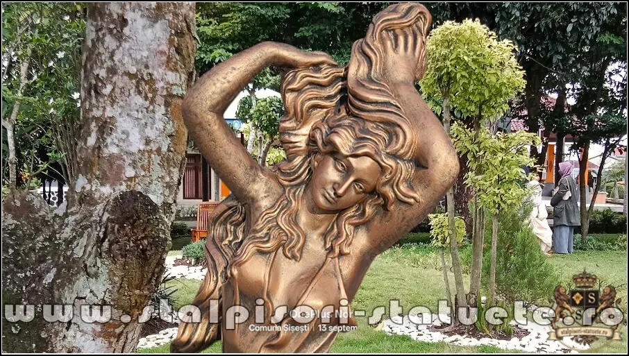 Statuetă Venus cu părul lung, arămiu patinat, model S71.