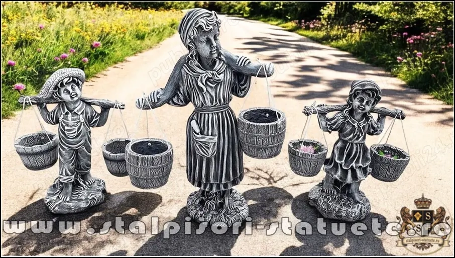 Set 3 statuete, mama și copii cu găletușe, model S65.