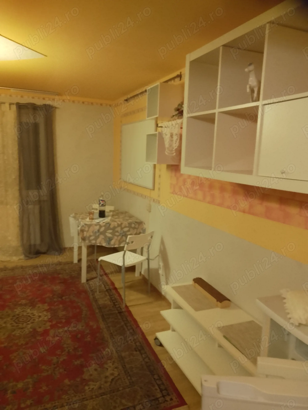 Garsoniera la etaju 3 