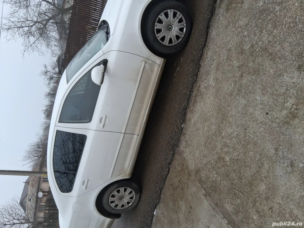 Vand  skoda  oktavia, singur proprietar, an 2010,km reali 170.000