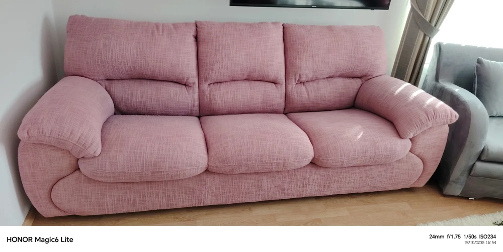 Vând canapea și fotolii neextensibile