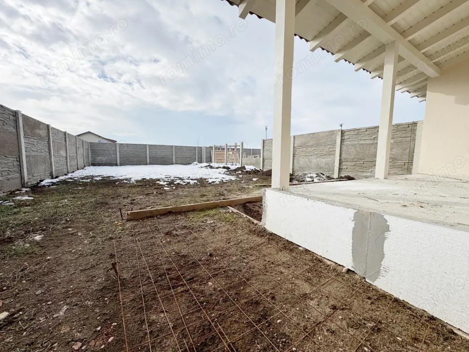 Duplex 4 camere, 110mp utili + 15mp terasa, 300mp teren - Mosnita Noua