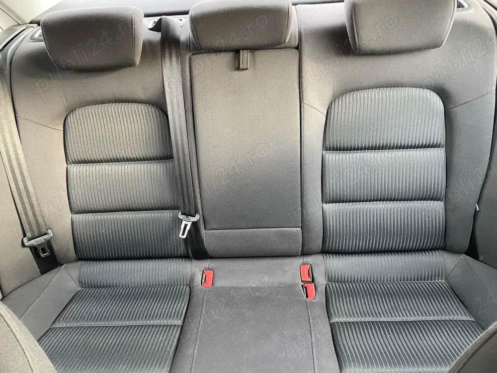 Vând Audi A4 B8 limuzină.