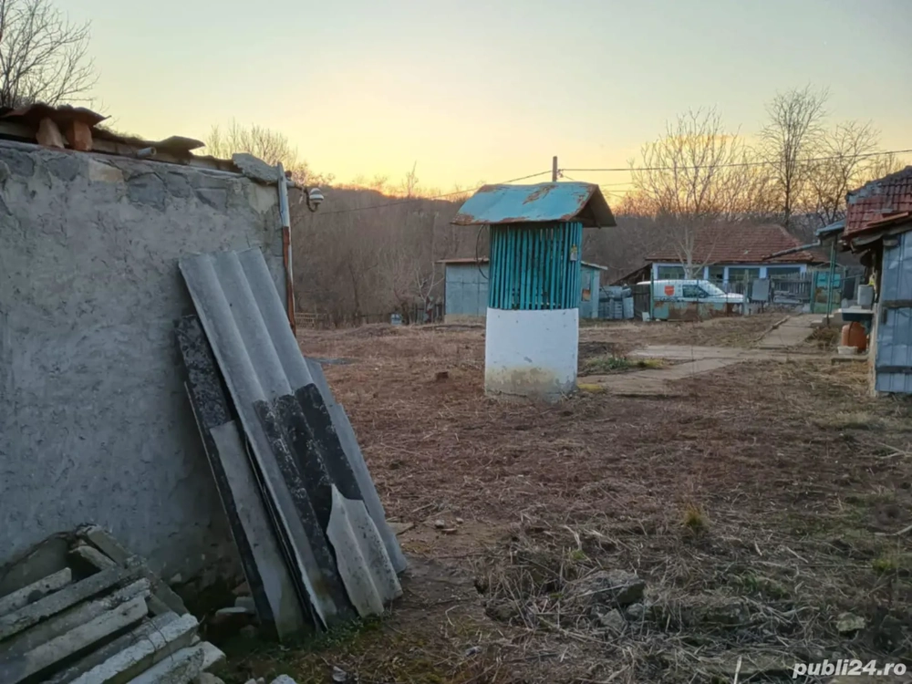 Casa de vanzare nelocuibilă