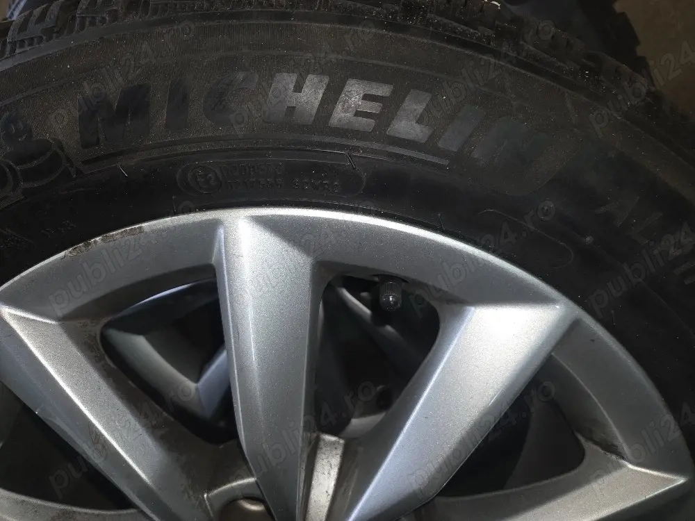 Anvelope de iarna cu jenti