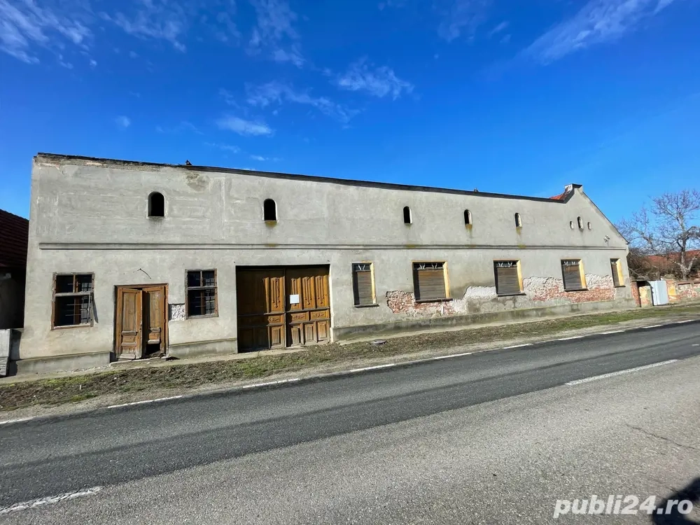 Casă si spatiu comercial