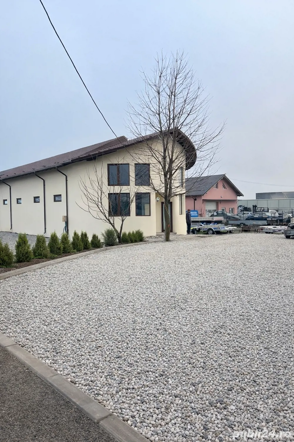 inchiriez spatiu comercial 100 mp 