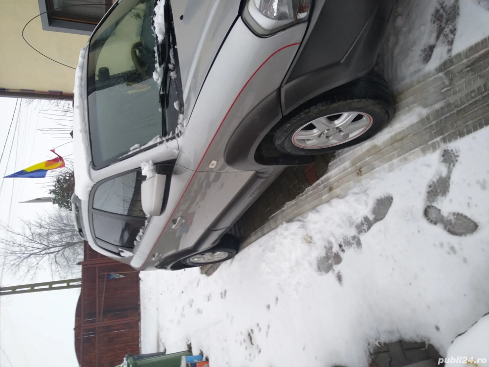 Dezmembrez Hyundai Tucson an 2005