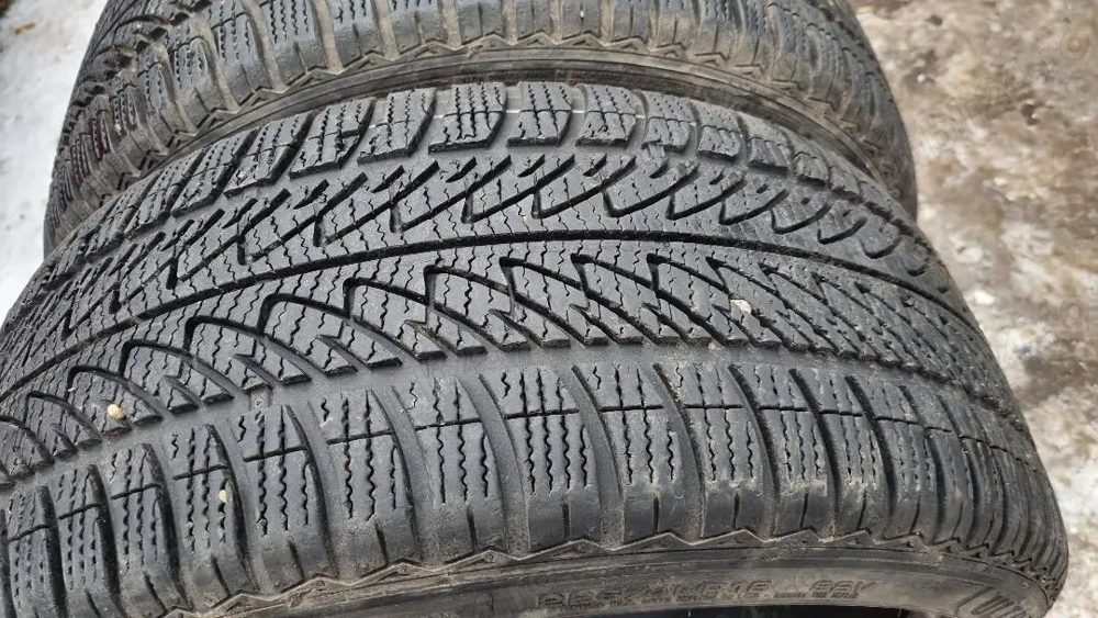 2 anvelope iarna SH 225/40/18 Goodyear ultragrip 8. Dot 1321. 175 RON / perechea.