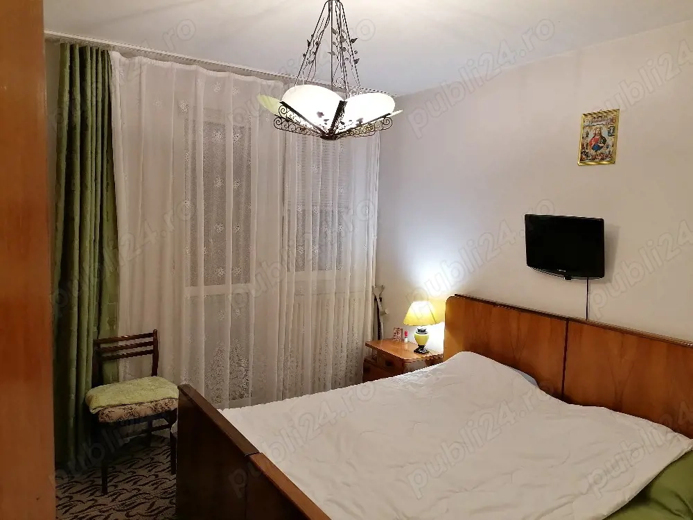 Vând apart 4 camere decomandat Grigorescu 