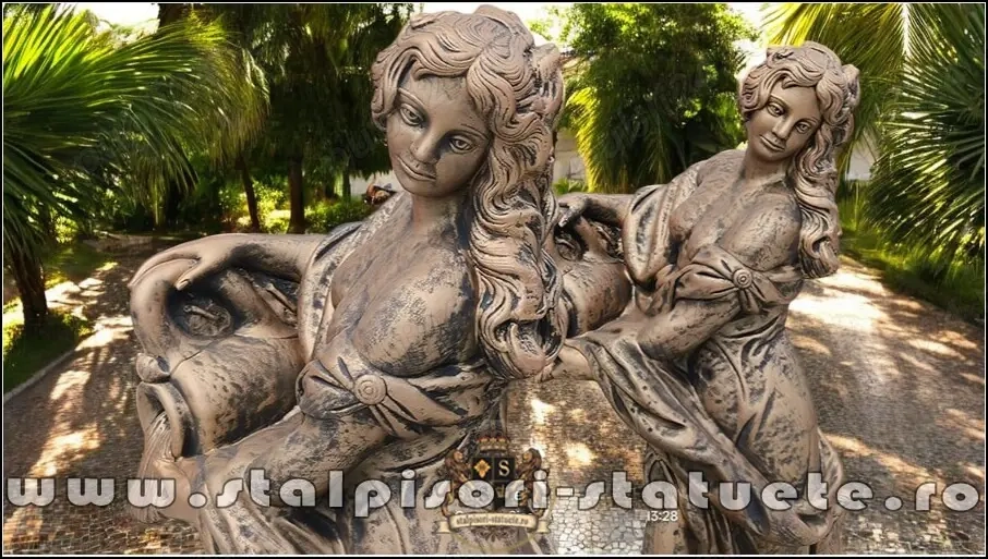 Statuetă domnița cu ulcea, arămiu patinat, model S16.