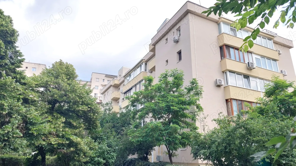 Proprietar garsoniera Piata Alba Iulia Decebal 