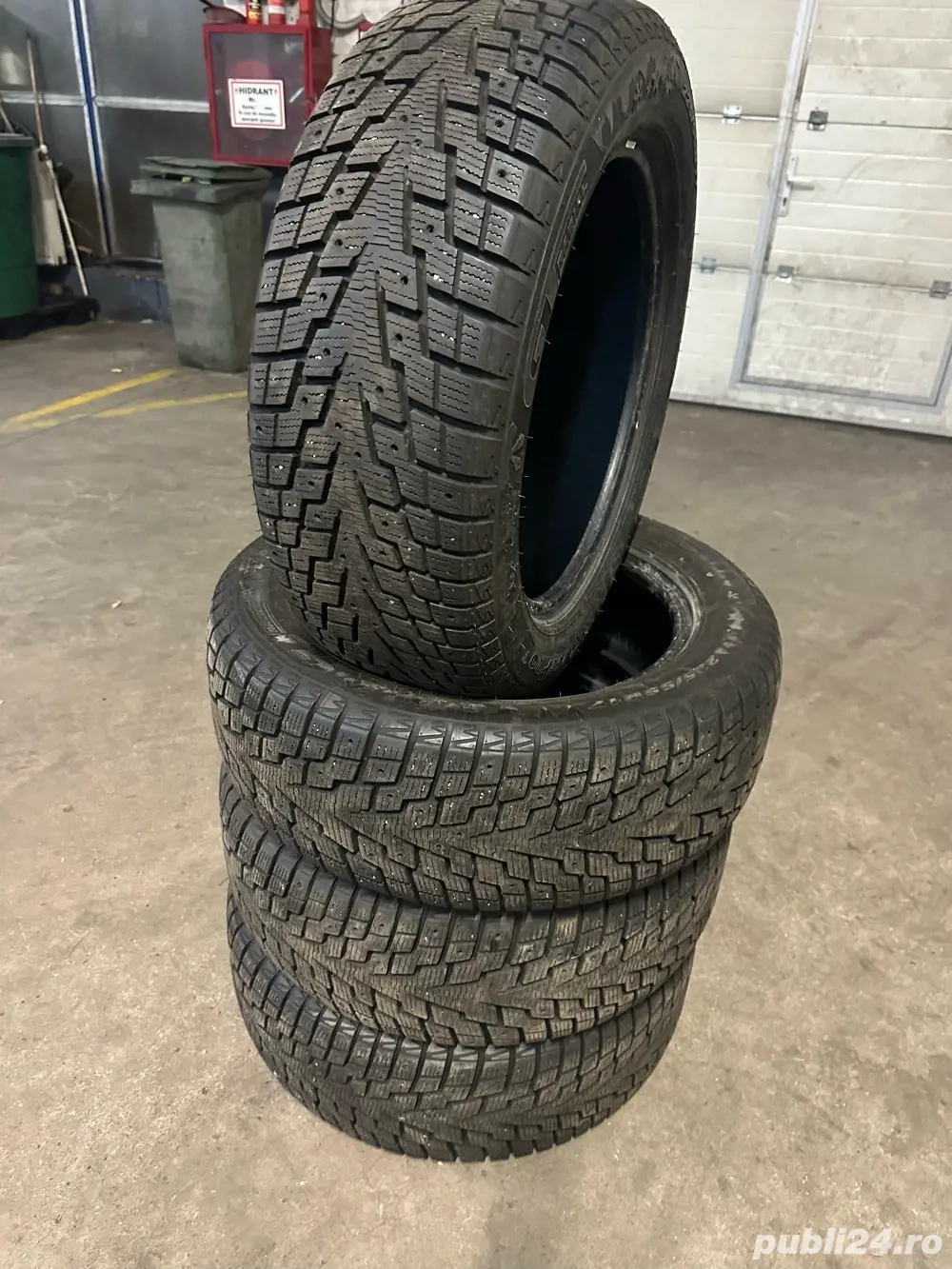 Set 4 anvelope de iarna 225 55 17 GT Radial IcePro3