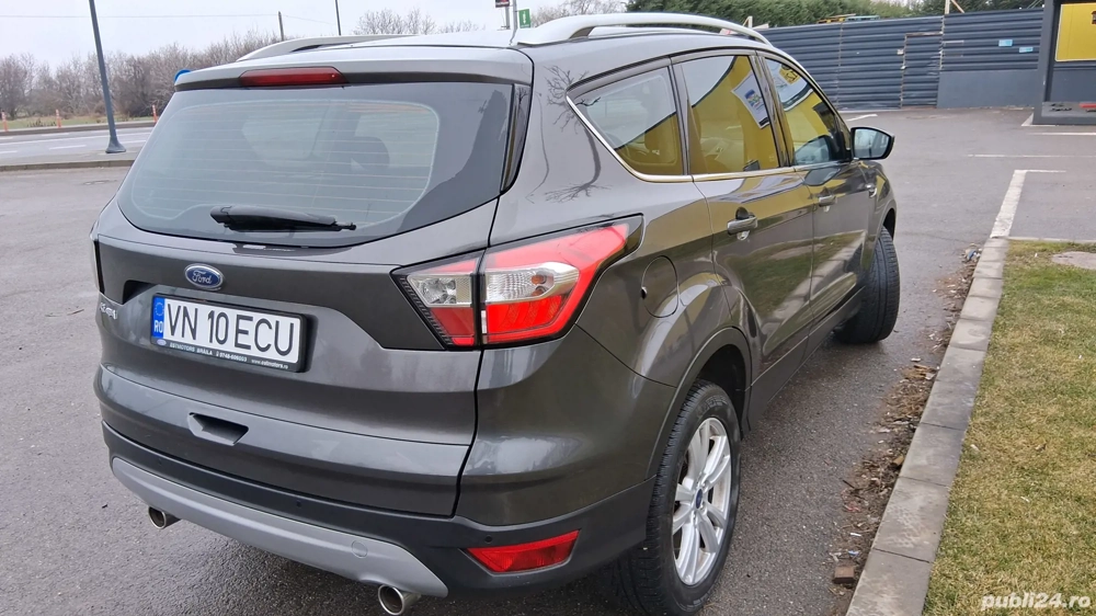 Ford Kuga    2019    1.5 ecoboost    98.000 km
