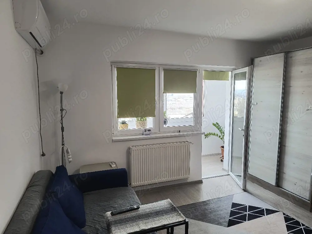 Inchiriez apartament