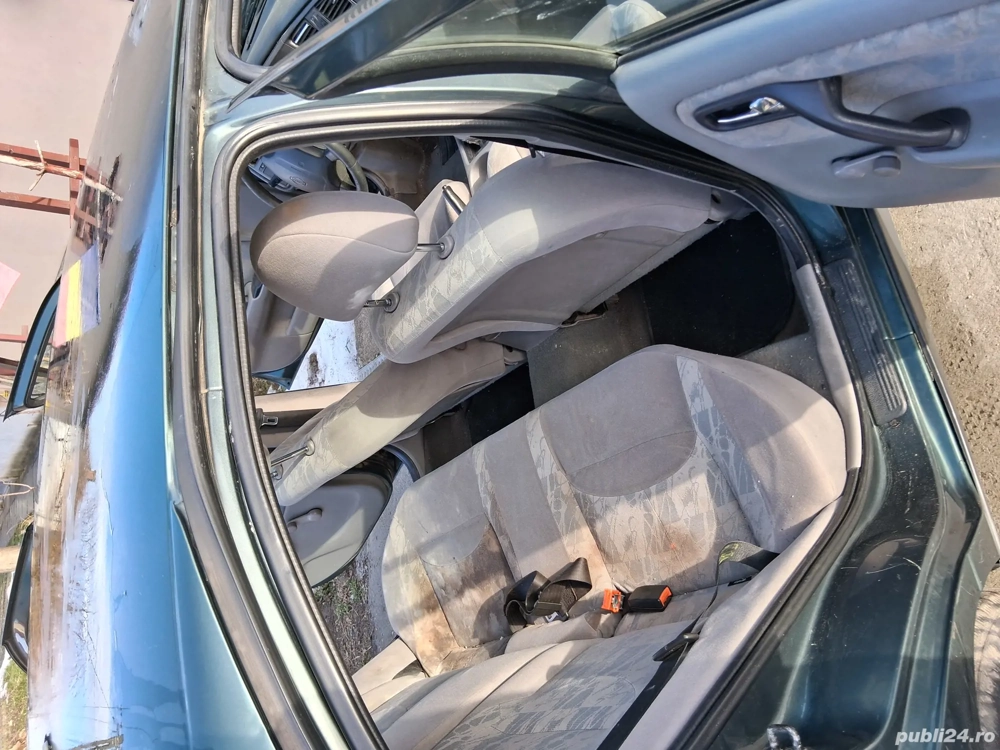 Nissan primara an 2000