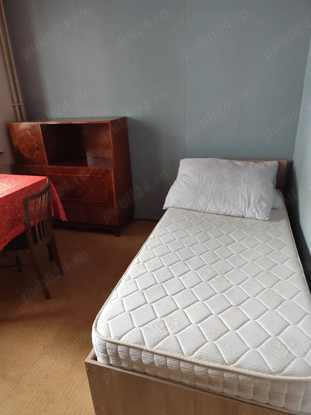Închiriez apartament cu două camere 