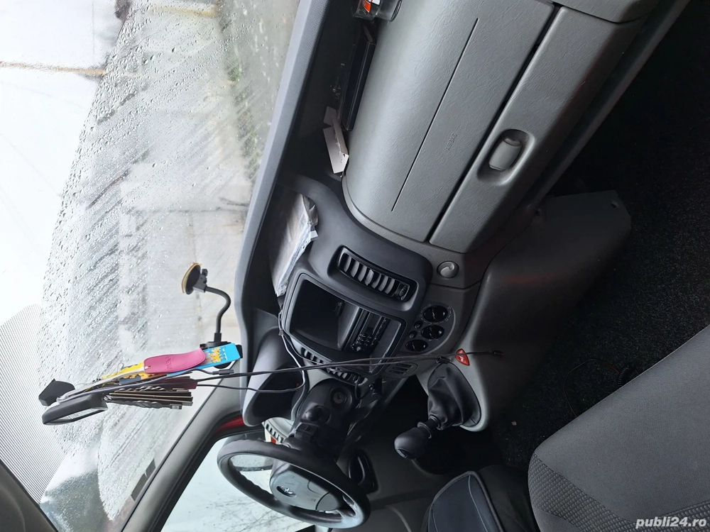 Vand Vivaro 2011 euro 4 cu filtru de particule 