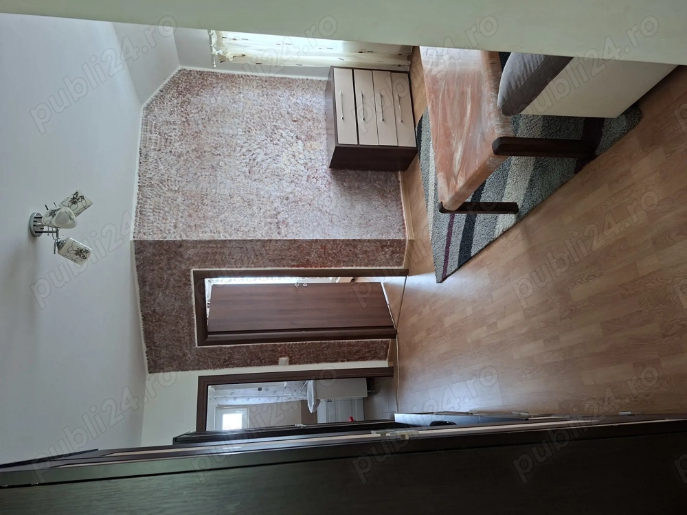 Vând apartament cu două camere