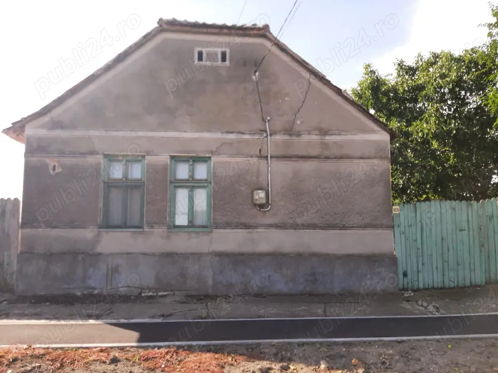 Casa si teren de vanzare in comuna Valcani, judetul Timiș