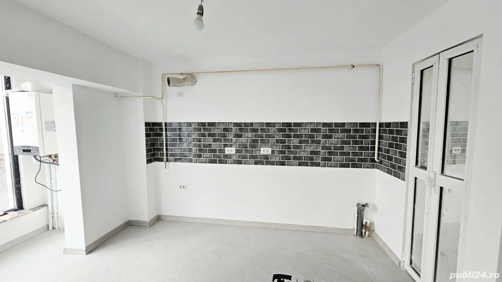 102mp din care: 54 mp este livingul iar 48 mp doua dormitoare si cele doua bai. Pret 119.900 Euro