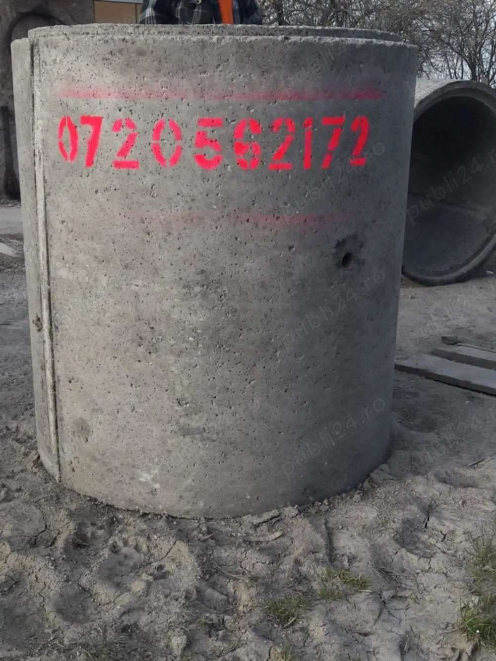 Tuburi de canalizare și fântâni 