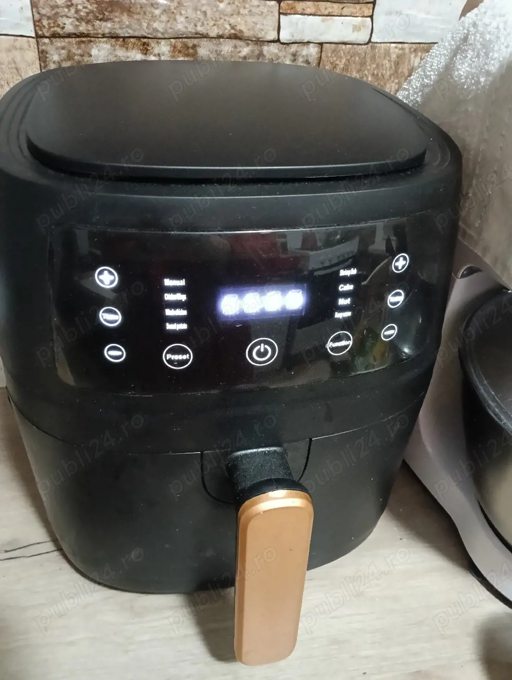 Air Fryer nou tavă silicon si un pachet de hârtie de copt 