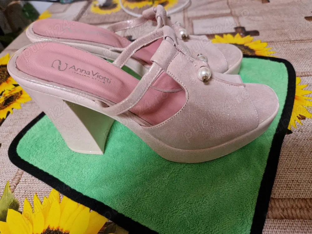 Sandale cu toc si perle nr.39