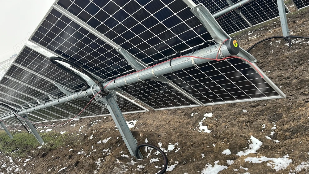 Muncitor parc fotovoltaic 