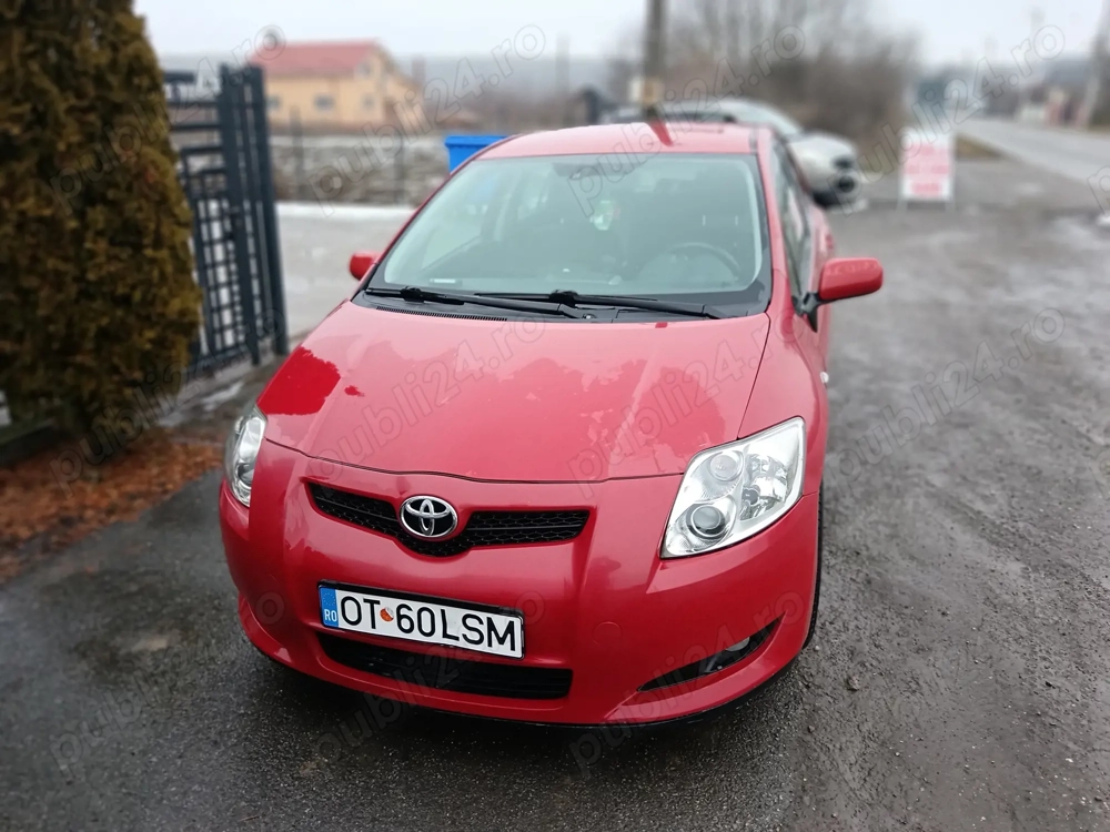 Vând Toyota Auris 