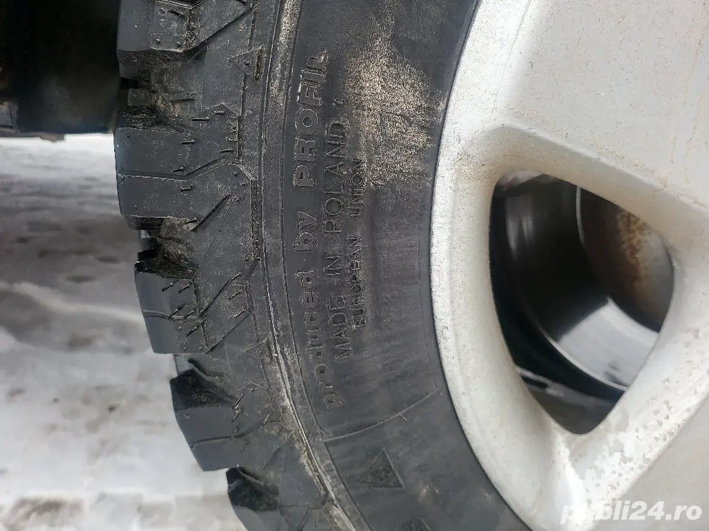 Anvelope Cramponate 215 60 r17