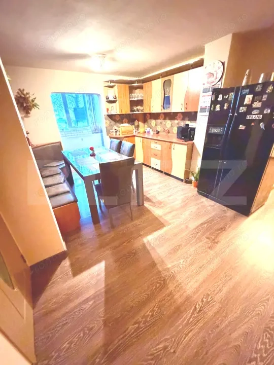 Apartament cu 4 camere, decomandat, spatios, 2 bai, Sanmartin