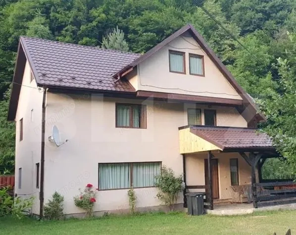 Casa de vacanta 6 camere, 240 mp utili, Dealu Mare, Comuna Râșca