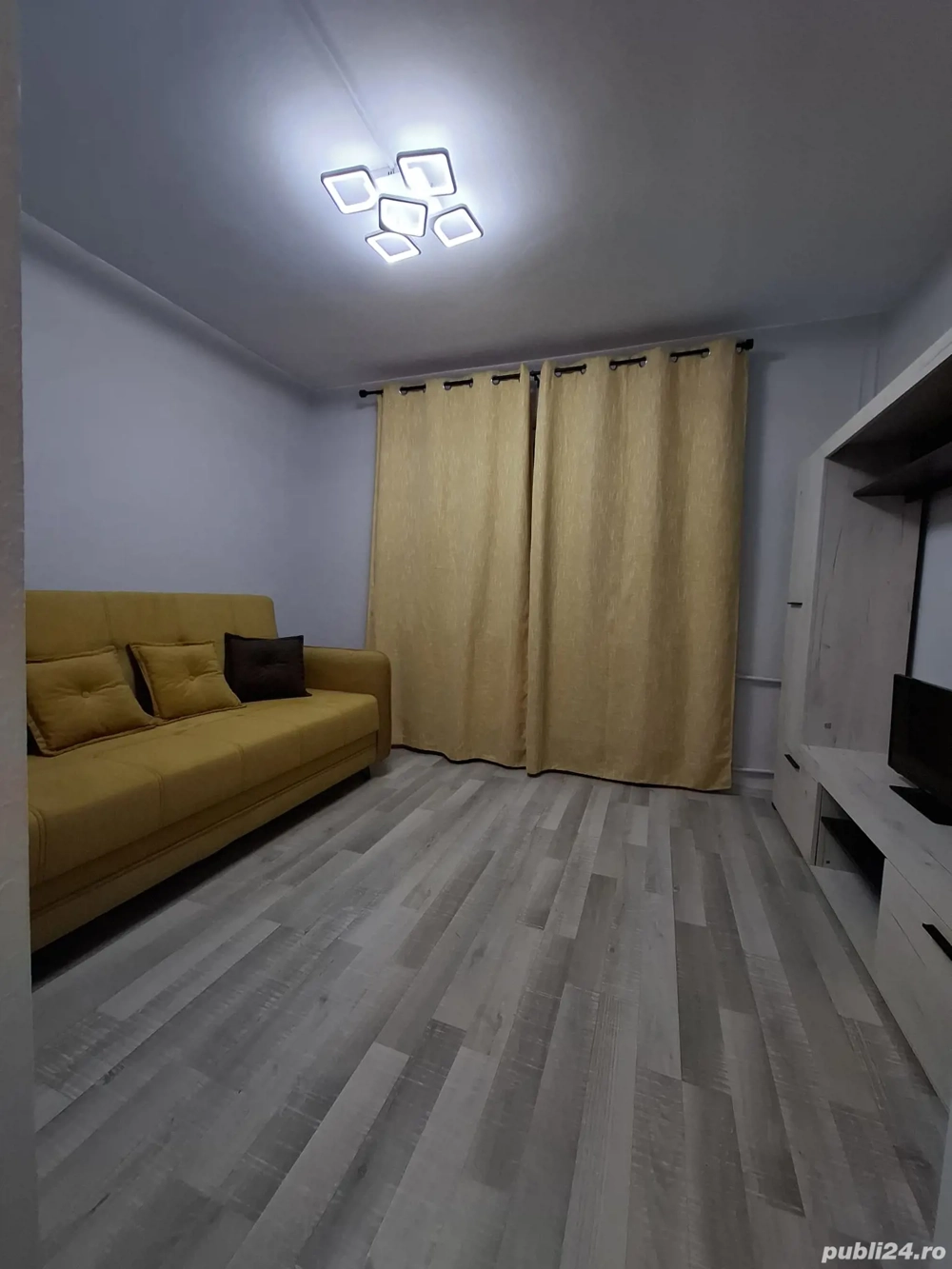 Camera de camin cu baie proprie, etaj 1,zona Bularga