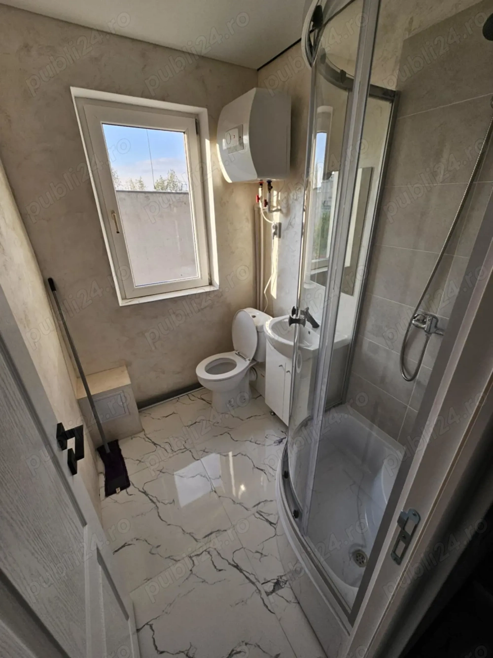Camera de camin cu baie proprie,etaj 4,zona Bularga